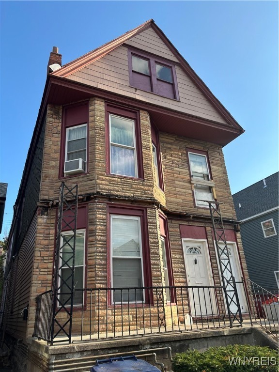 59 York Street Buffalo, NY 14213 - Photo 2 of 9