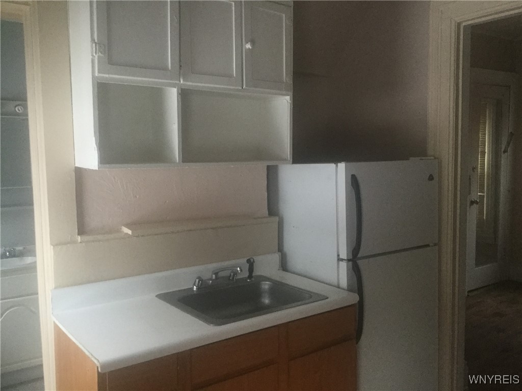 59 York Street Buffalo, NY 14213 - Photo 8 of 9