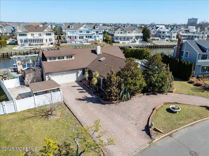 $2,299,000 | 18 Gull Point Road, Monmouth Beach, NJ 07750