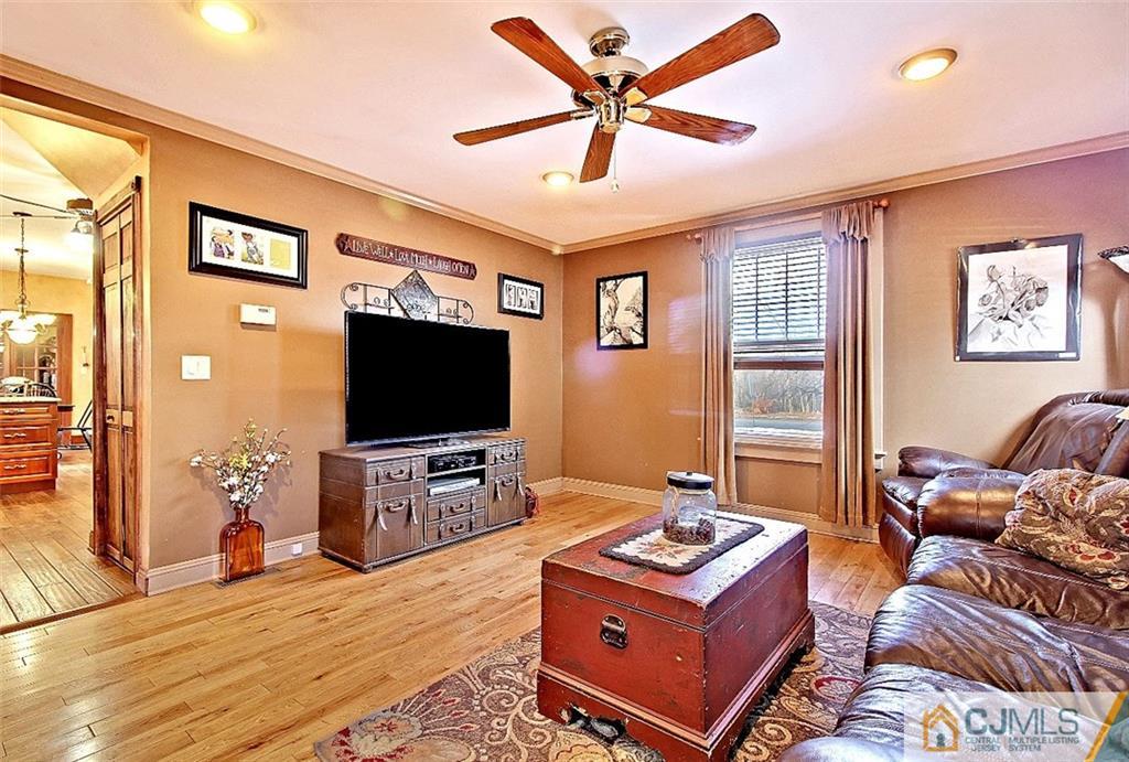 408 Raritan Avenue Middlesex, NJ 08846 - Photo 11 of 25 Gallery Image 11