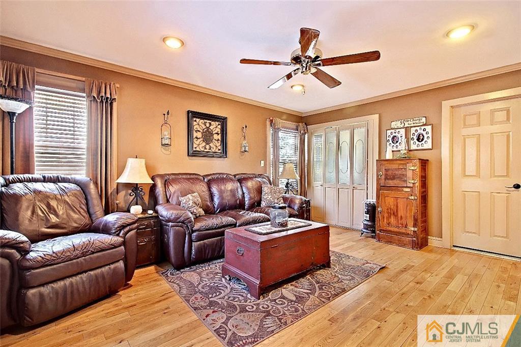 408 Raritan Avenue Middlesex, NJ 08846 - Photo 12 of 25 Gallery Image 12
