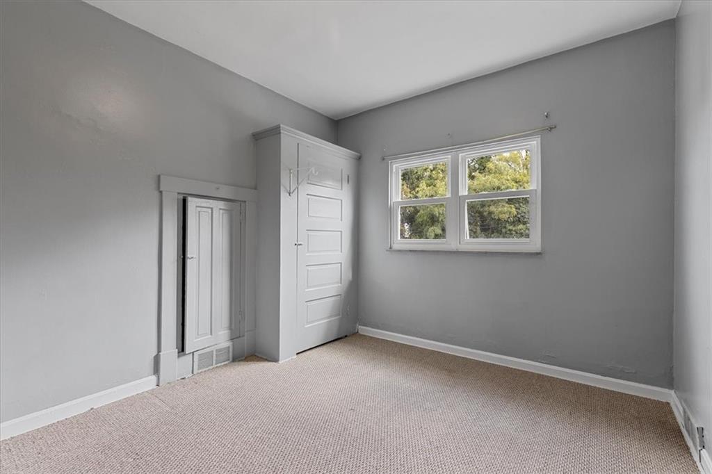 1622 Methyl Street Pittsburgh, PA 15216 - Photo 26 of 45 an empty room with windows