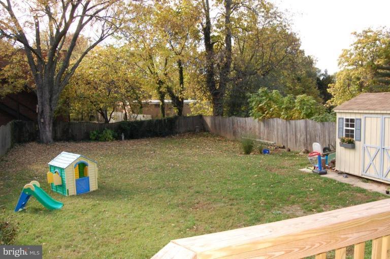 9310 Maple Street Manassas, VA 20110 - Photo 11 of 18 Back yard