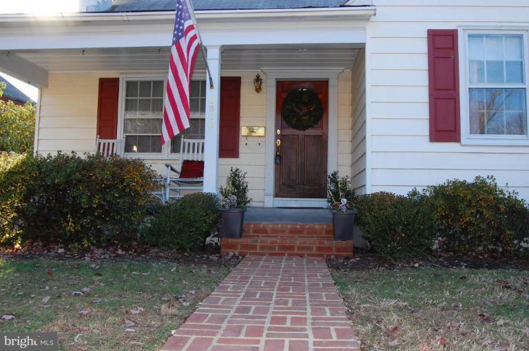 9310 Maple Street Manassas, VA 20110 - Photo 16 of 18 Exterior #4