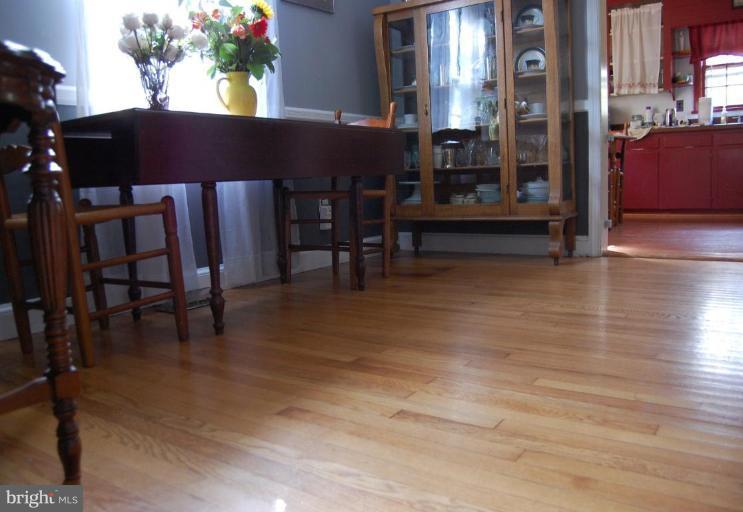 9310 Maple Street Manassas, VA 20110 - Photo 4 of 18 Dining Room