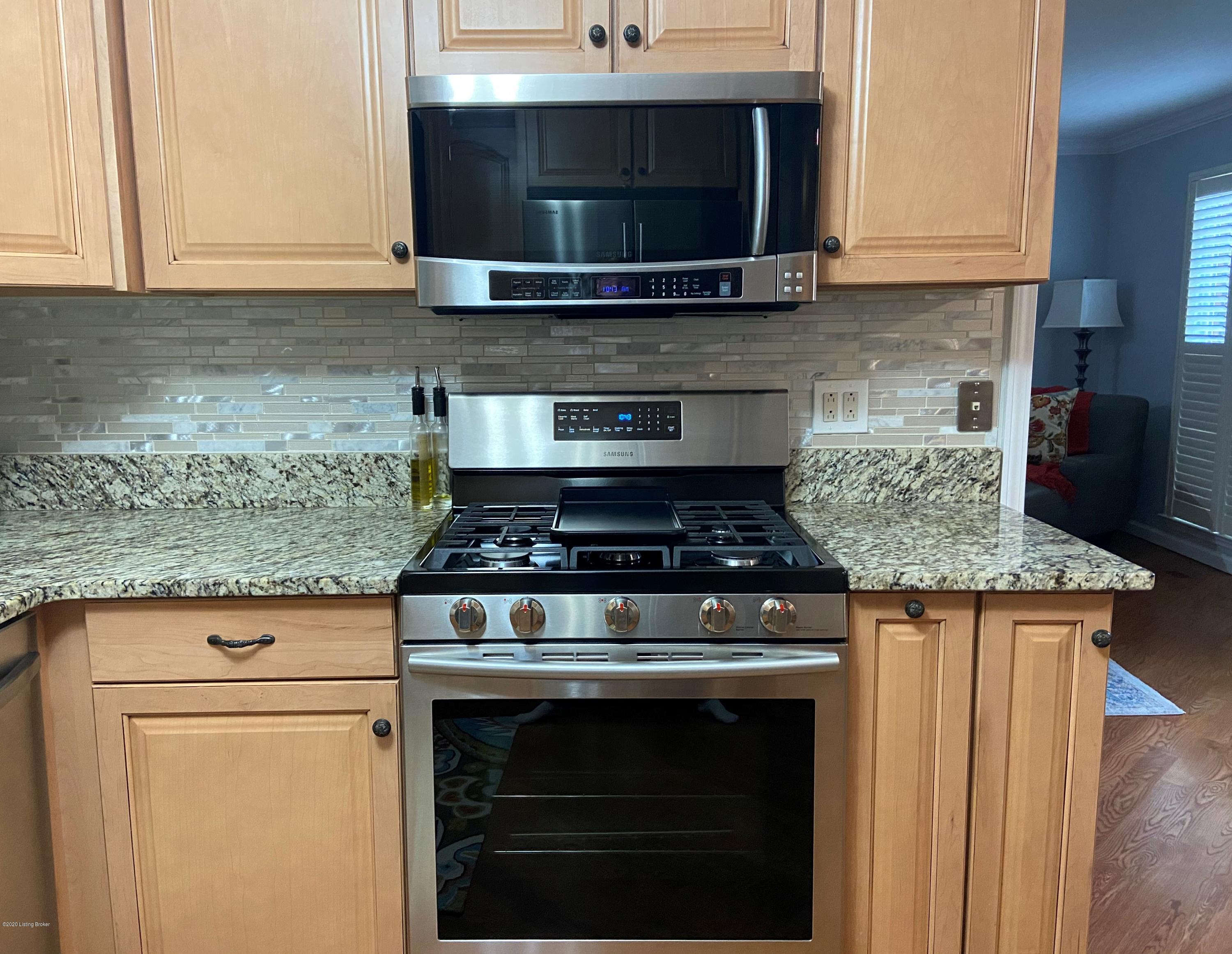 207 Rolling Ridge Way Simpsonville, KY 40067 - Photo 13 of 67 New gas range!