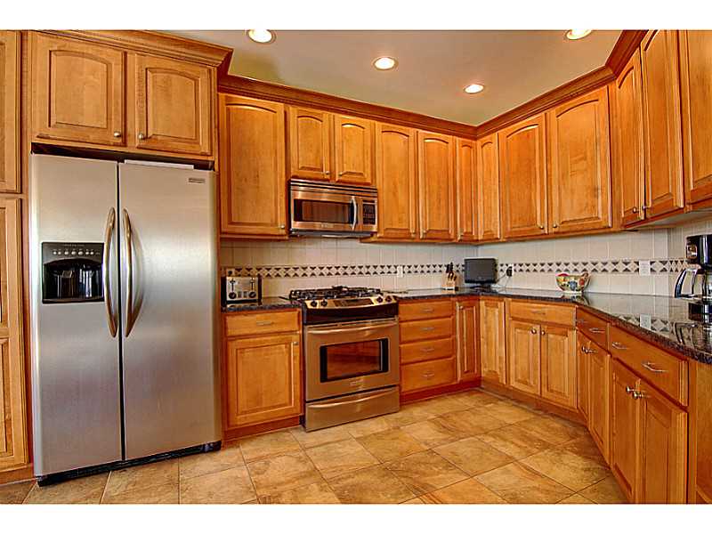 7 Bayberry Road Westerly, RI 02891 - Photo 6 of 25 Kitchen.