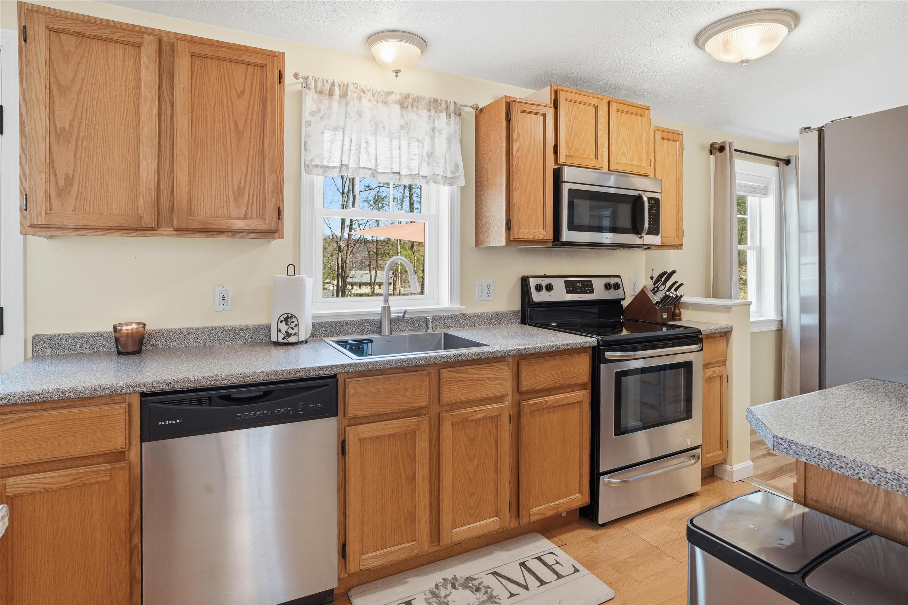 1 Jessica Lane Hudson, NH 03051 - Photo 12 of 59