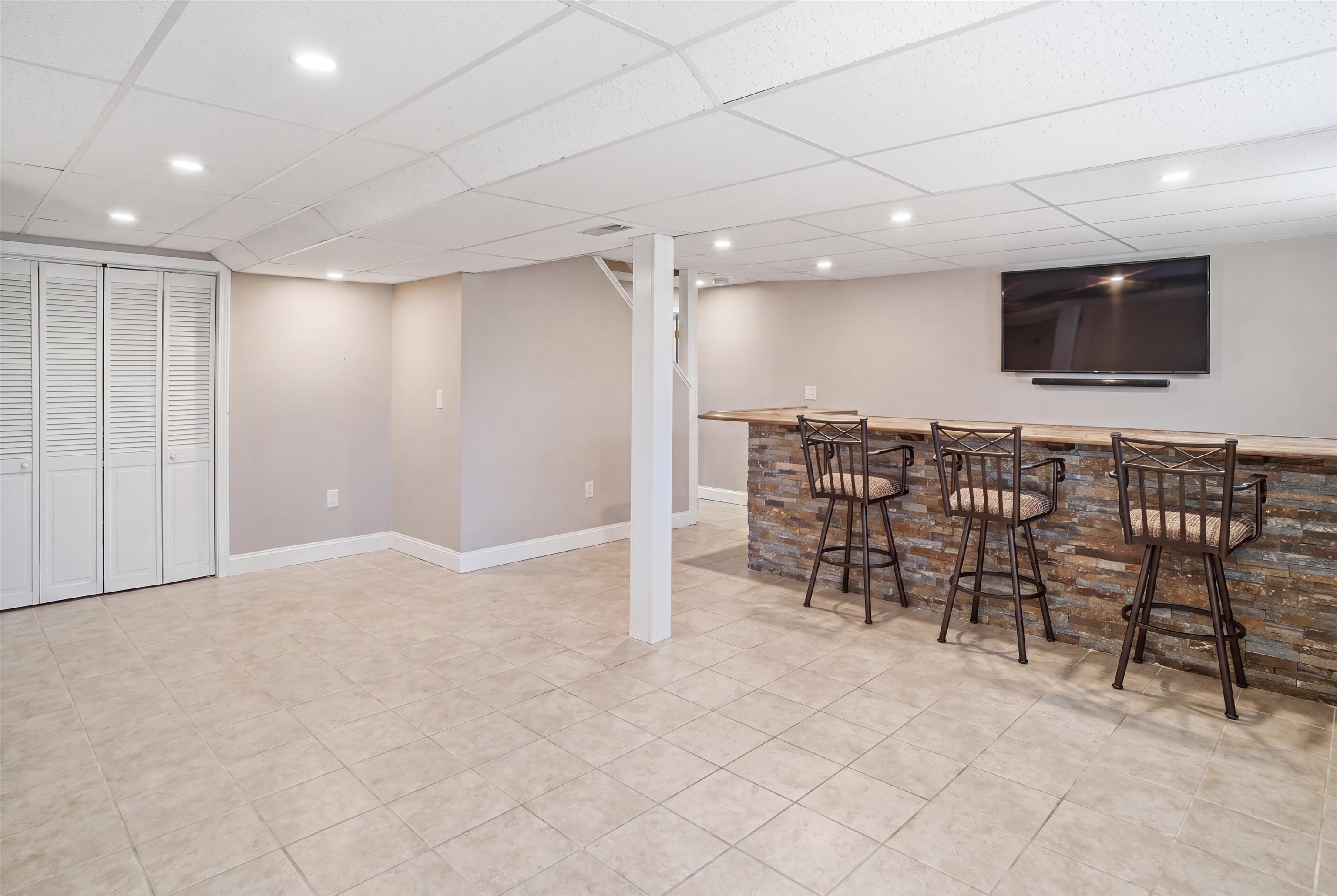 1 Jessica Lane Hudson, NH 03051 - Photo 43 of 59