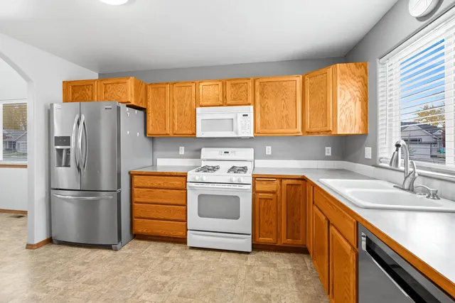 $2,100 | 1701 West Cimarron Lane, Spokane, WA 99208