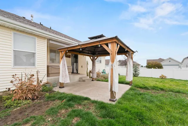 $2,100 | 1701 West Cimarron Lane, Spokane, WA 99208