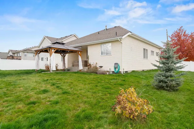 $2,100 | 1701 West Cimarron Lane, Spokane, WA 99208