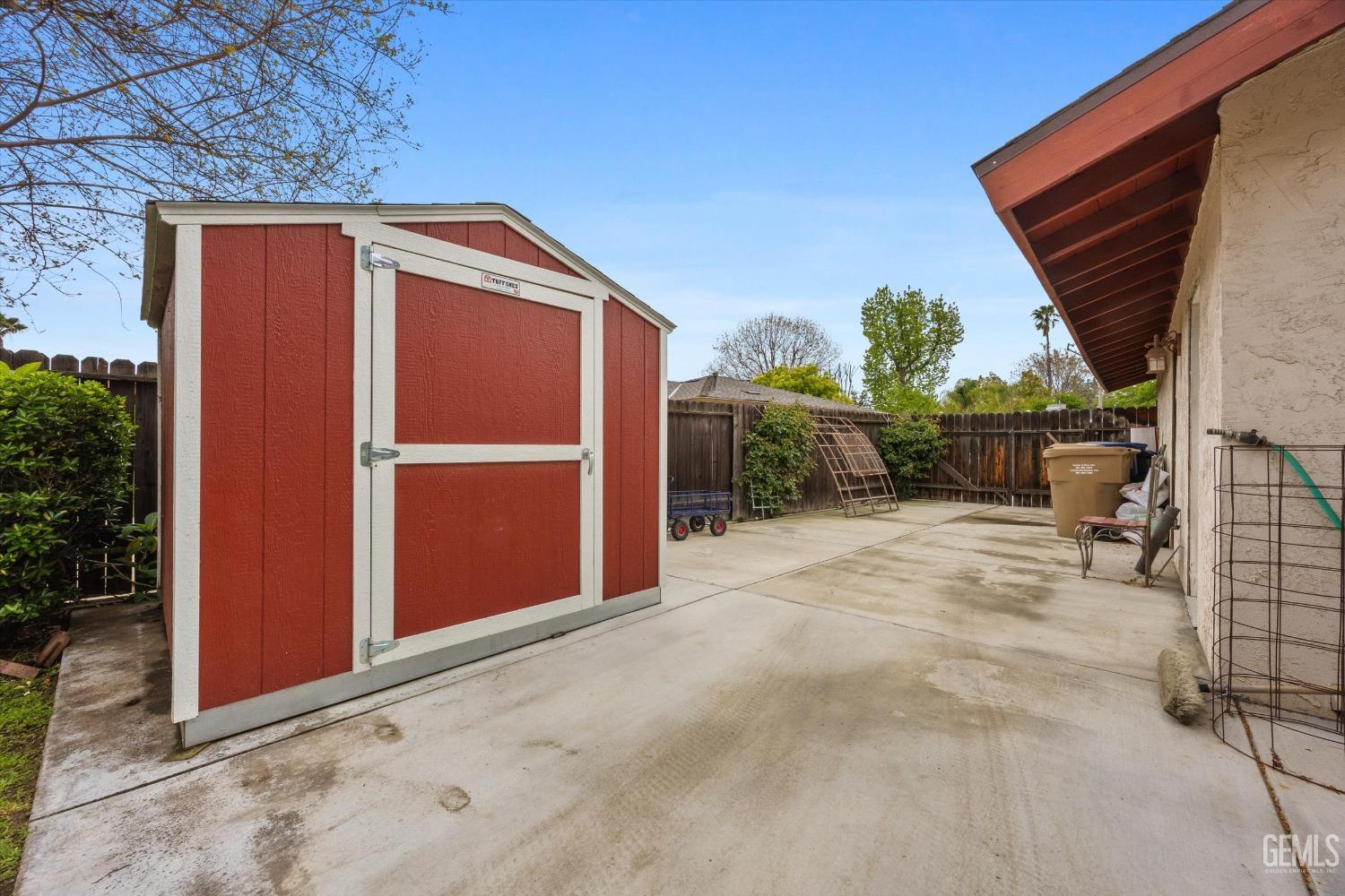 Undisclosed Address Bakersfield, CA 93309 - Photo 40 of 43 a backyard of a house