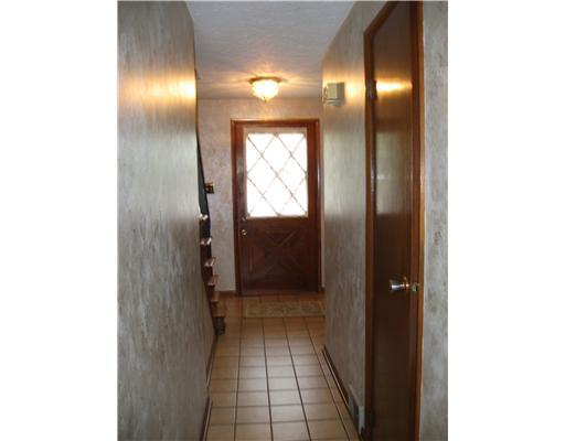 107 North Jamestown Road Coraopolis, PA 15108 - Photo 3 of 18 Entry/Foyer. The tiled entry will invite you in and you can make your way to the kitchen, living room or family room! The main level also has a half bath.