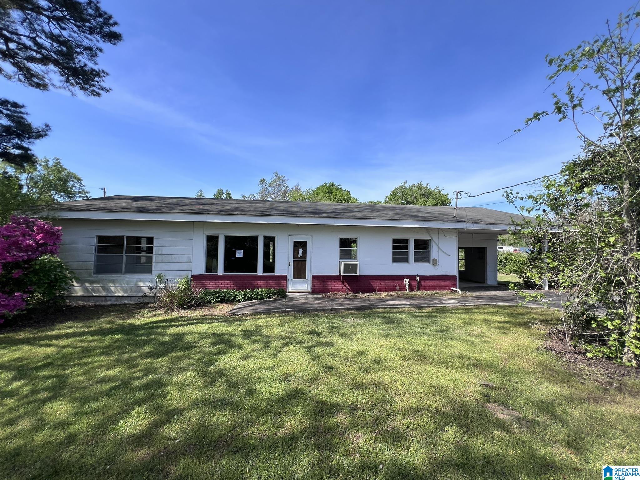 705 Ellison Avenue Clanton, AL 35045 - Photo 1 of 14