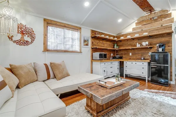 $1,000 | 1809 Whispering Oaks Street, Burleson, TX 76028