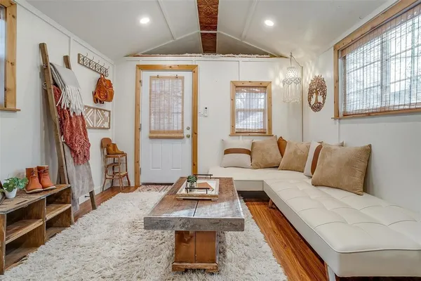 $1,000 | 1809 Whispering Oaks Street, Burleson, TX 76028