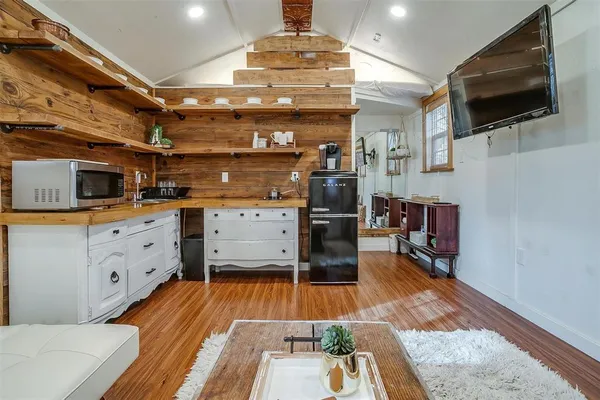 $1,000 | 1809 Whispering Oaks Street, Burleson, TX 76028