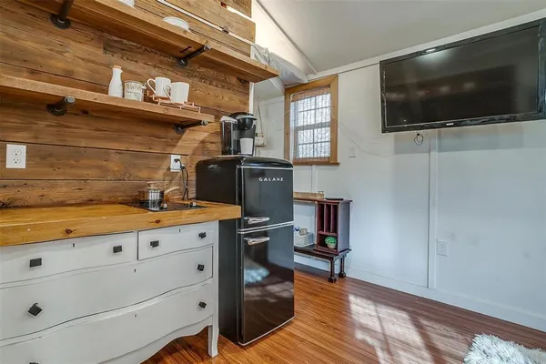 $1,000 | 1809 Whispering Oaks Street, Burleson, TX 76028