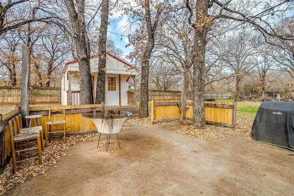 $1,000 | 1809 Whispering Oaks Street, Burleson, TX 76028