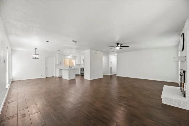 $2,000 | 15362 Meadow Village Drive, Houston, TX 77095