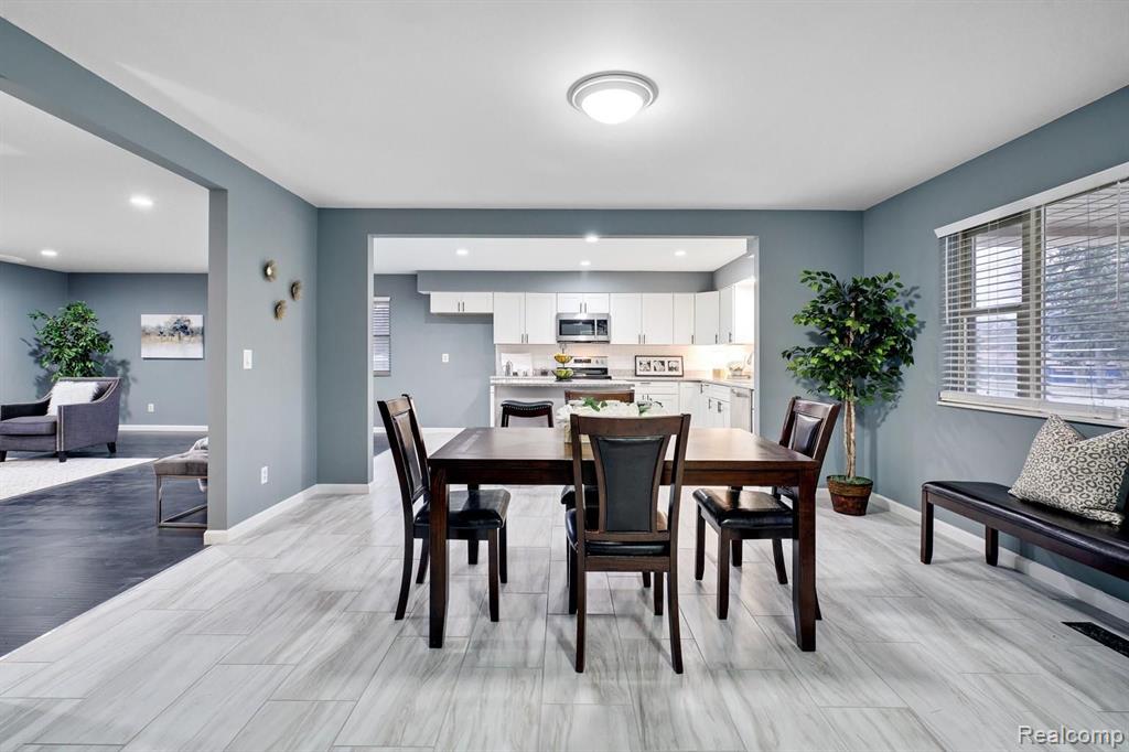 3325 John R Road Rochester Hills, MI 48307 - Photo 4 of 25