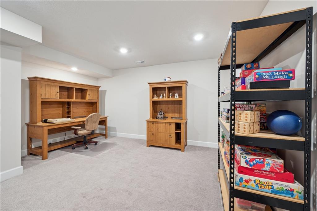 2013 Cherry Road Gibsonia, PA 15044 - Photo 34 of 49