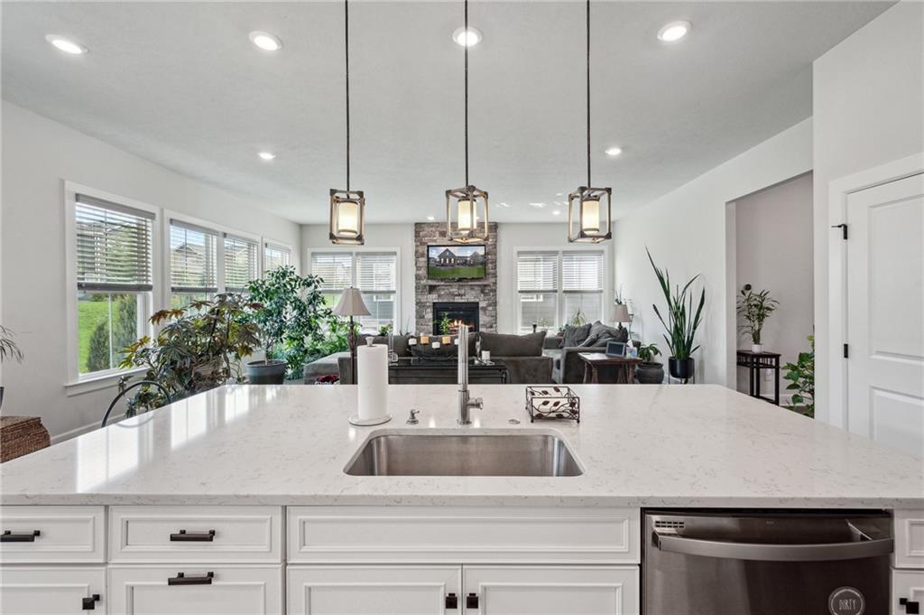 2013 Cherry Road Gibsonia, PA 15044 - Photo 8 of 49