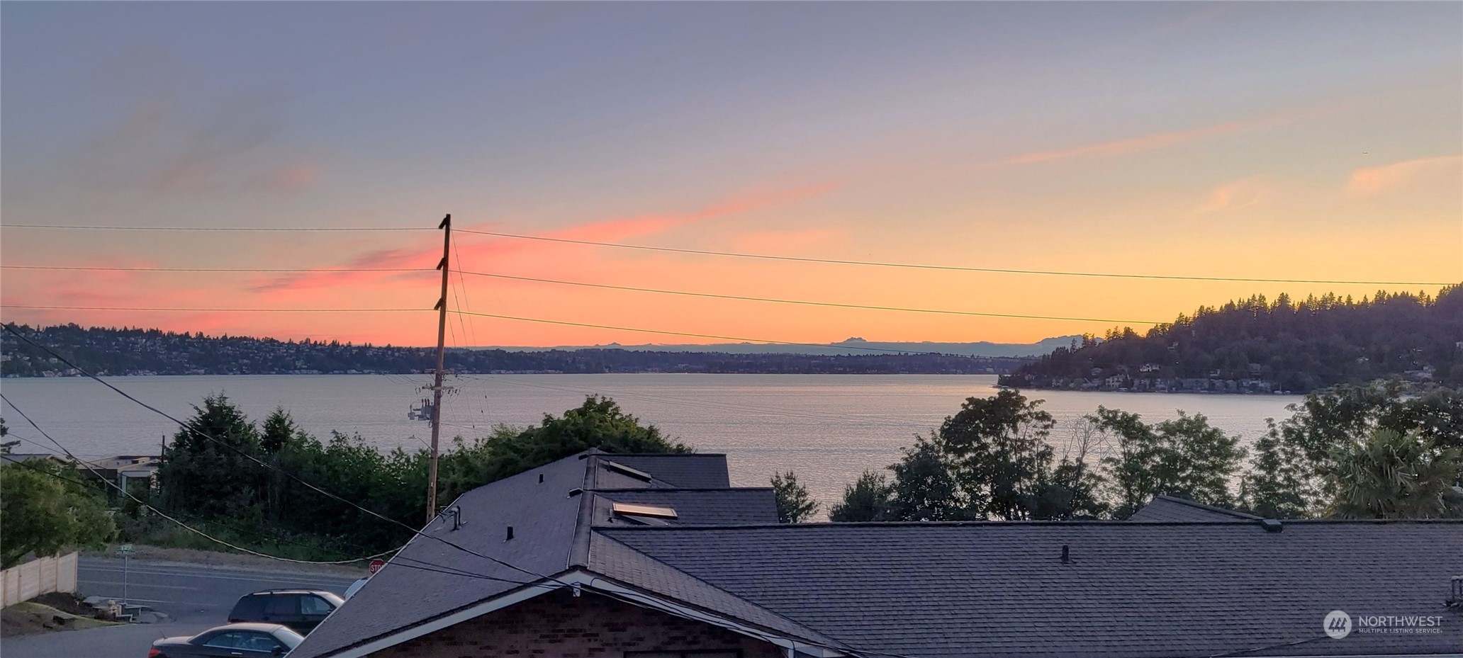 740 North 32nd Street, Unit 1 Renton, WA 98056 - Photo 14 of 32 a view of a terrace with a garden