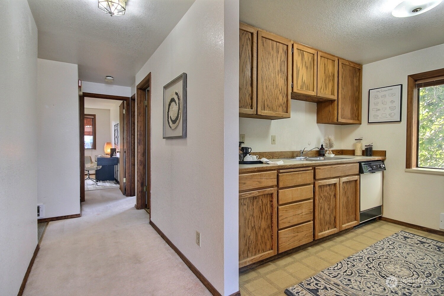 740 North 32nd Street, Unit 1 Renton, WA 98056 - Photo 20 of 32 a hallway with cabinets
