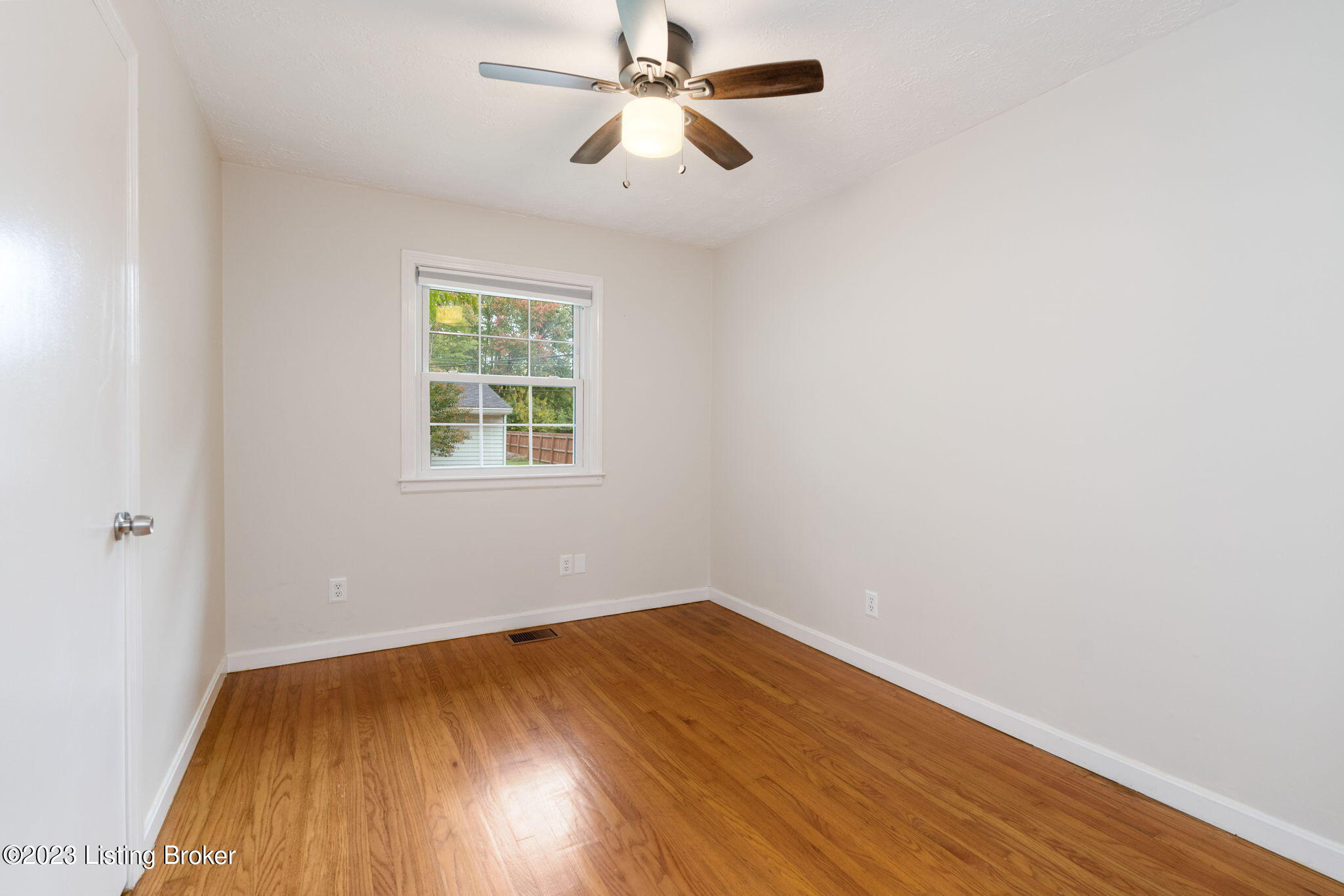 2806 Rio Rita Avenue Louisville, KY 40220 - Photo 19 of 29 Bedroom 3