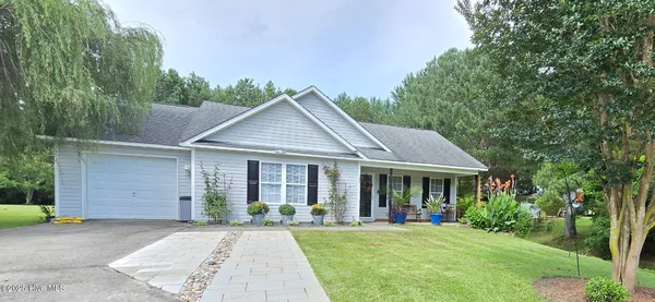 $314,900 | 108 Willowbend Drive, Burgaw, NC 28425