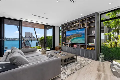 $14,500,000 | 16470 Northeast 30th Avenue, North Miami Beach, FL 33160
