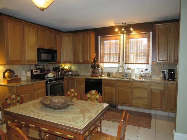 $299,999 | 96 Main Street, Unit 1, Blackstone, MA 01504