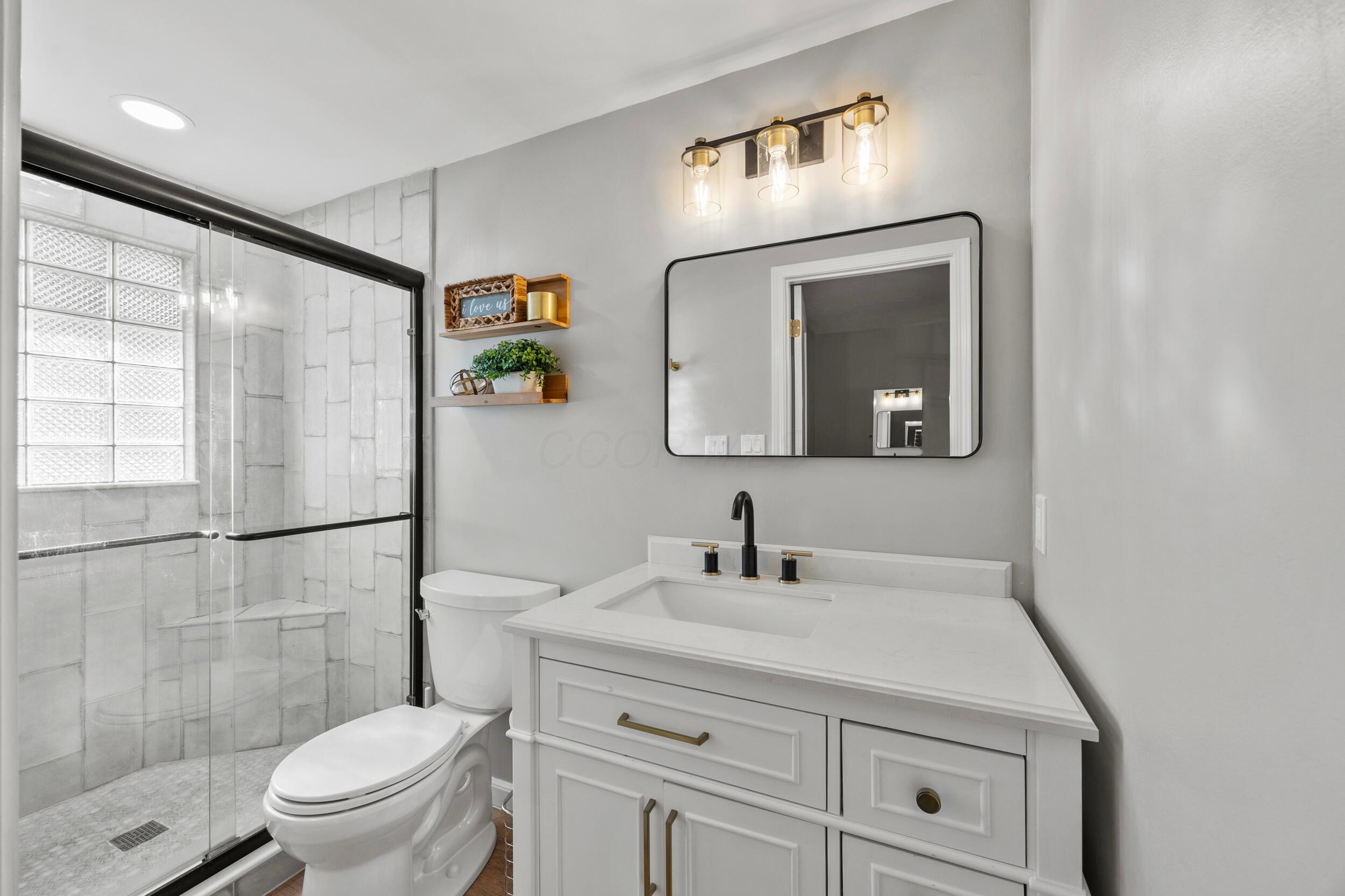 6750 Merwin Place Columbus, OH 43235 - Photo 23 of 46 Upstairs master bath