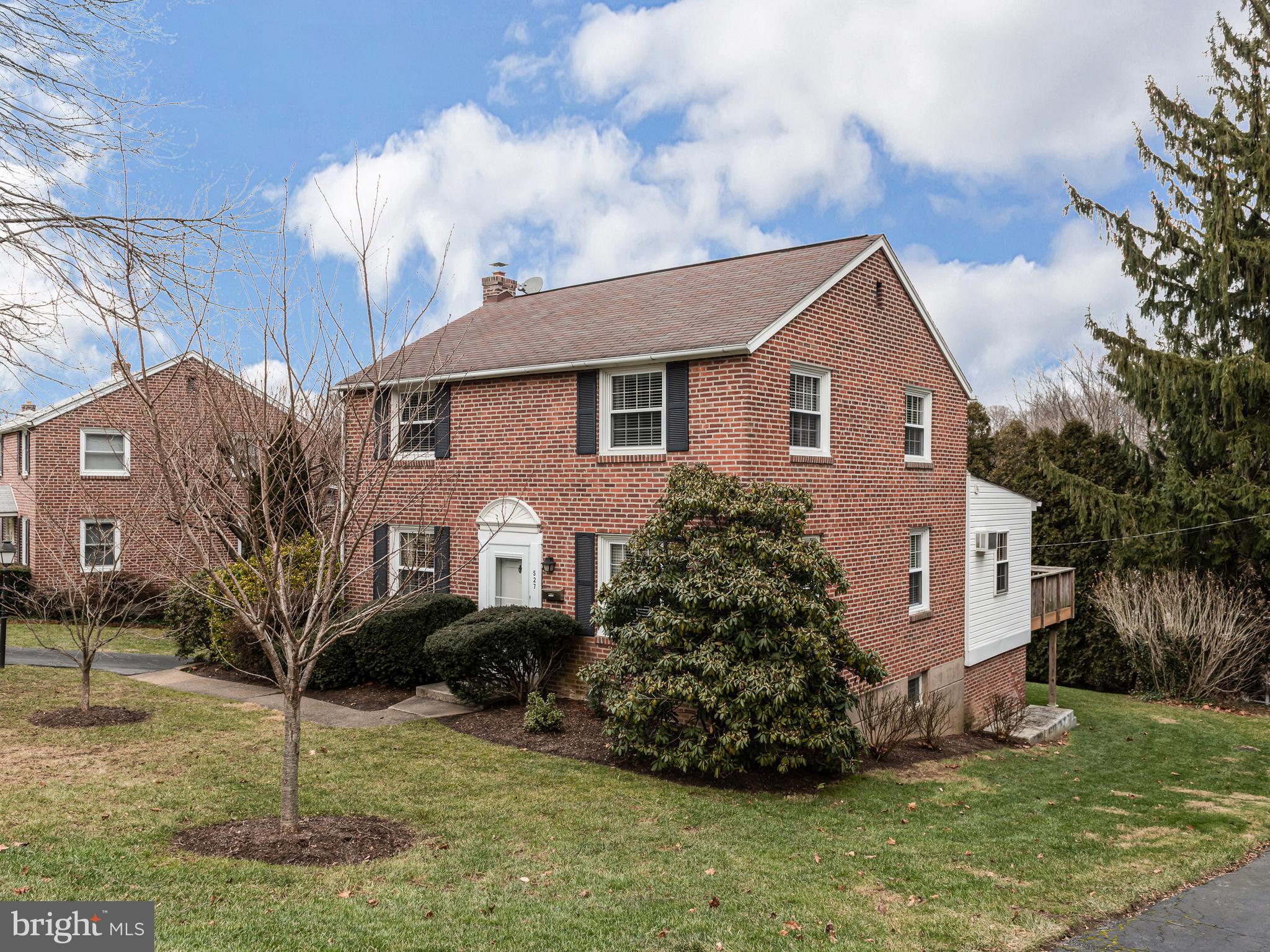 527 Rutherford Drive Springfield, PA 19064 - Photo 3 of 37