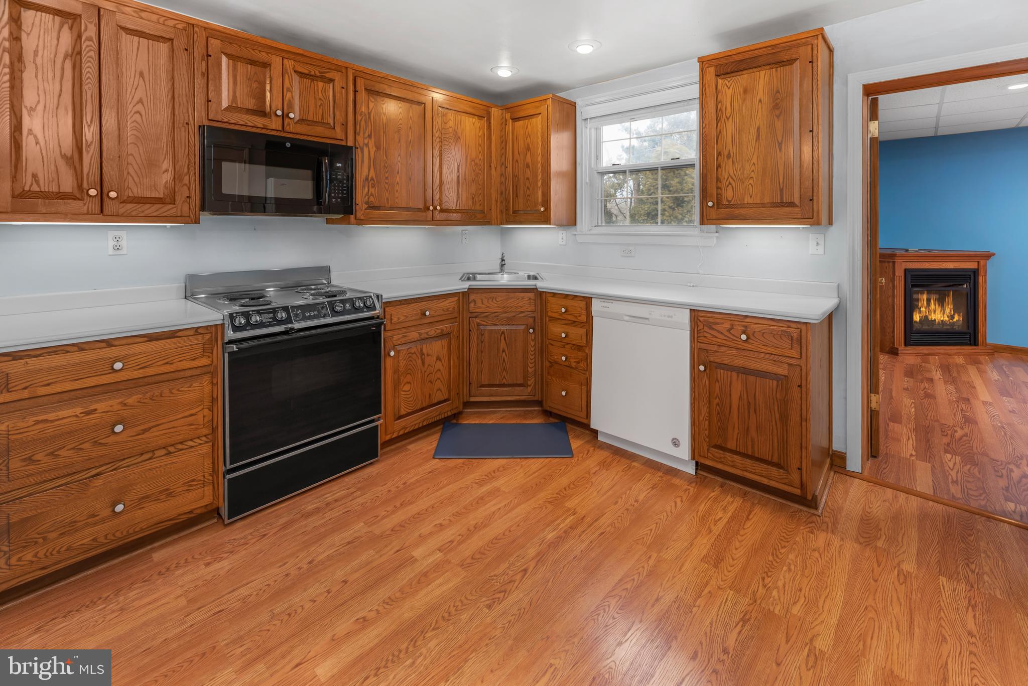 527 Rutherford Drive Springfield, PA 19064 - Photo 8 of 37