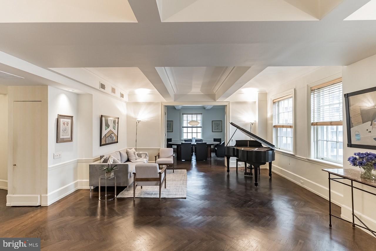 1900 Rittenhouse Square, Unit 7A Philadelphia, PA 19103 - Photo 4 of 25 Living Room