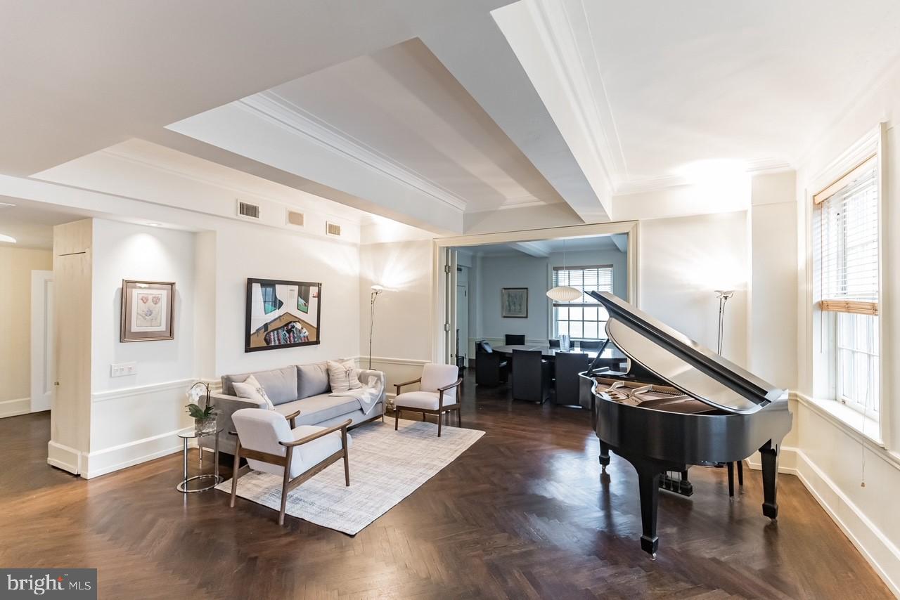 1900 Rittenhouse Square, Unit 7A Philadelphia, PA 19103 - Photo 5 of 25 Living Room