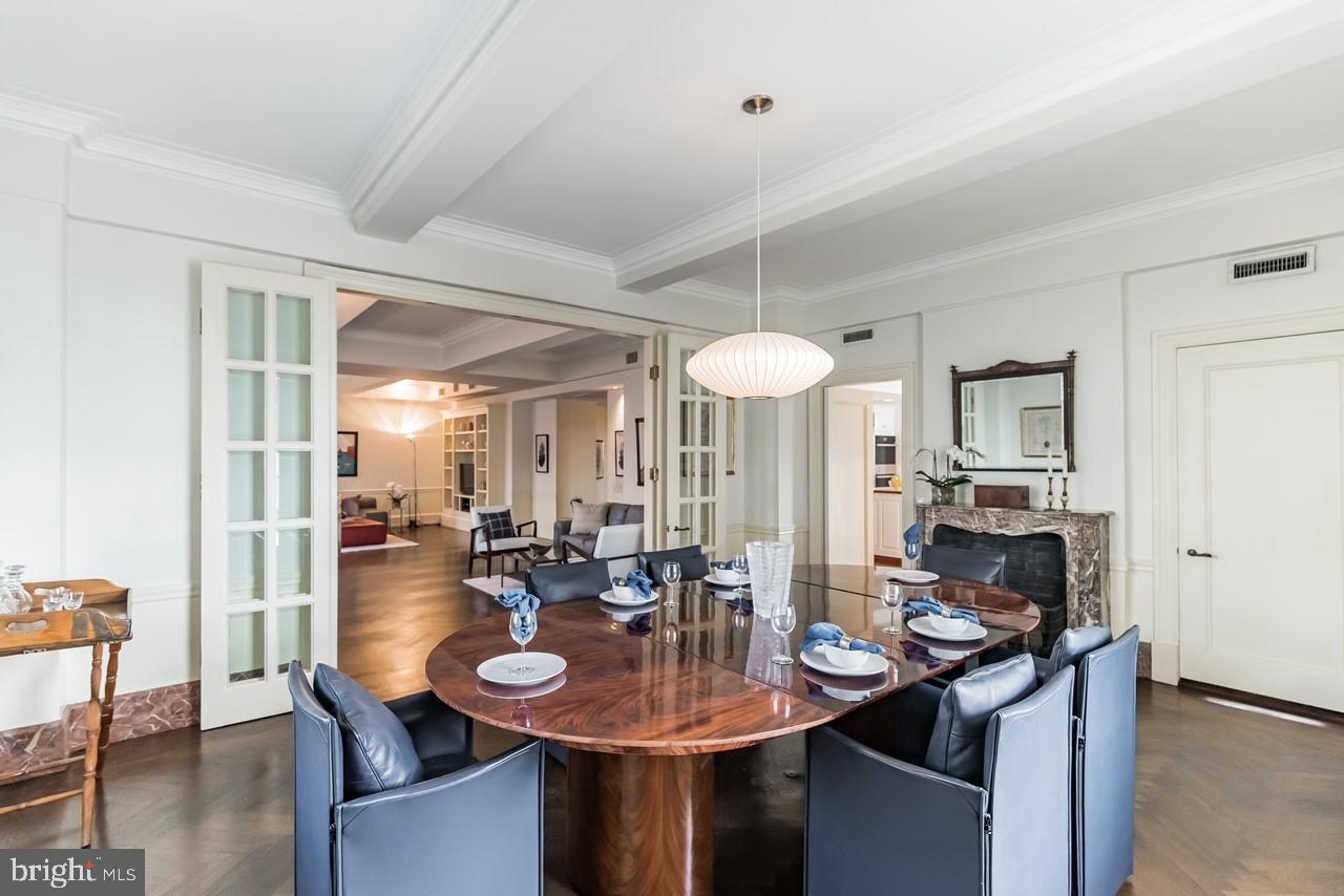 1900 Rittenhouse Square, Unit 7A Philadelphia, PA 19103 - Photo 7 of 25 Formal Dining Room/Den