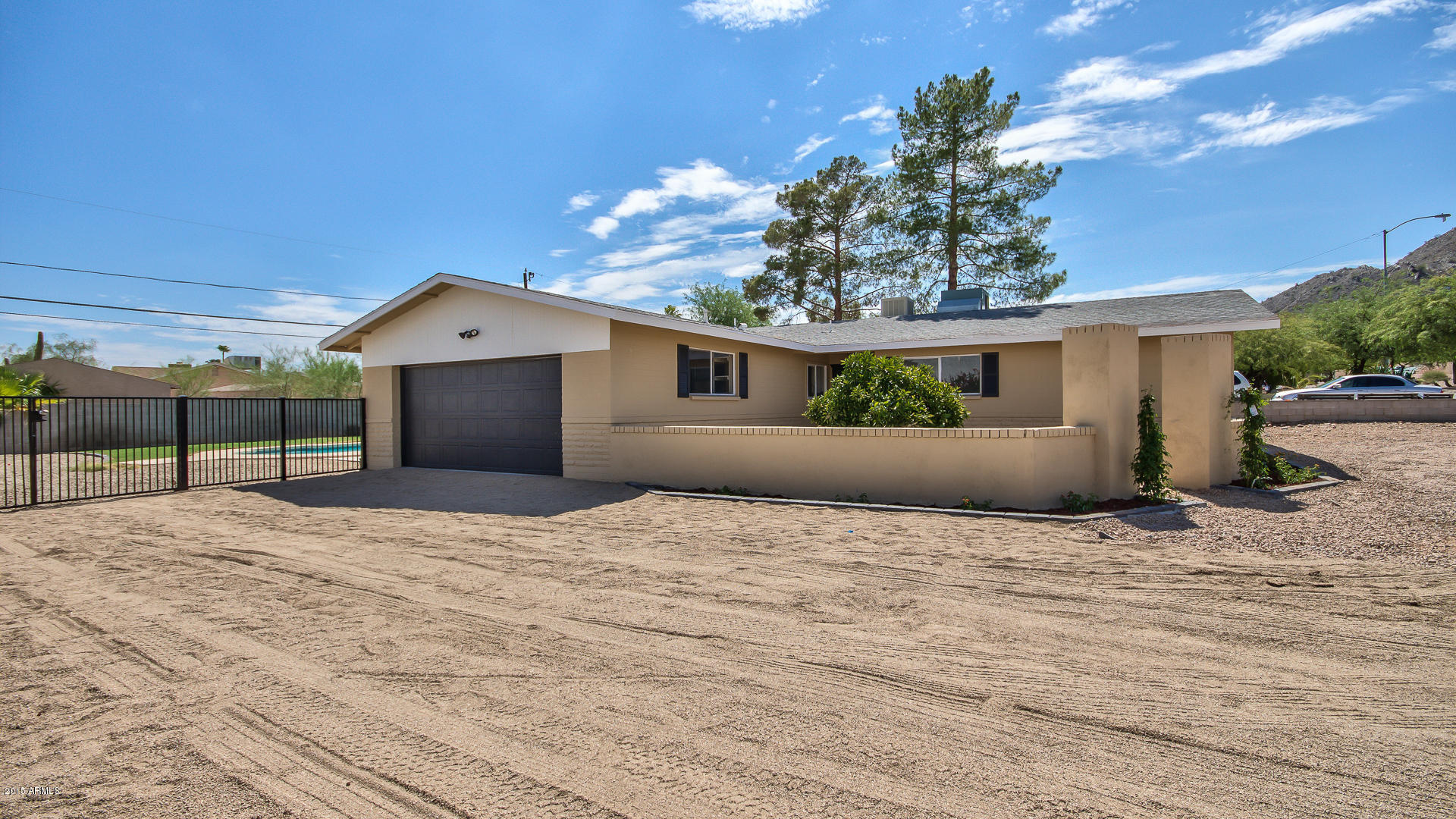 2909 East Thunderbird Road Phoenix, AZ 85032 - Photo 2 of 32 02