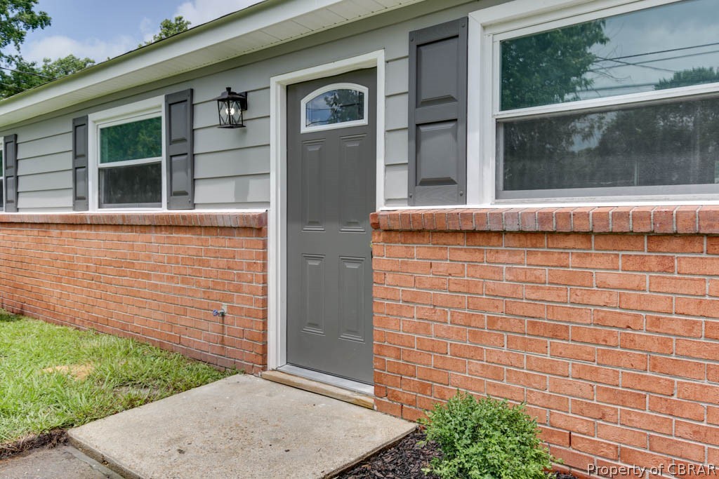 437 Fox Hill Road Hampton, VA 23669 - Photo 4 of 35 Gallery Image 4