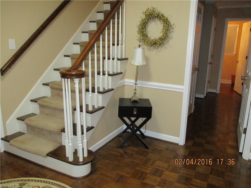 921 Shamrock Road High Point, NC 27265 - Photo 12 of 29 Foyer