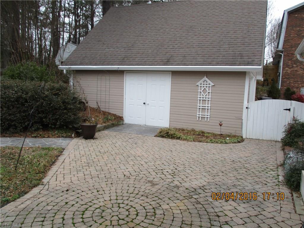 921 Shamrock Road High Point, NC 27265 - Photo 4 of 29 Back Exterior