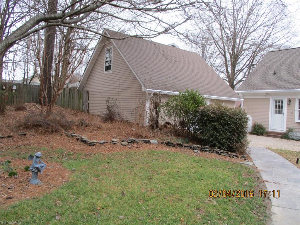 921 Shamrock Road High Point, NC 27265 - Photo 5 of 29 Back Exterior