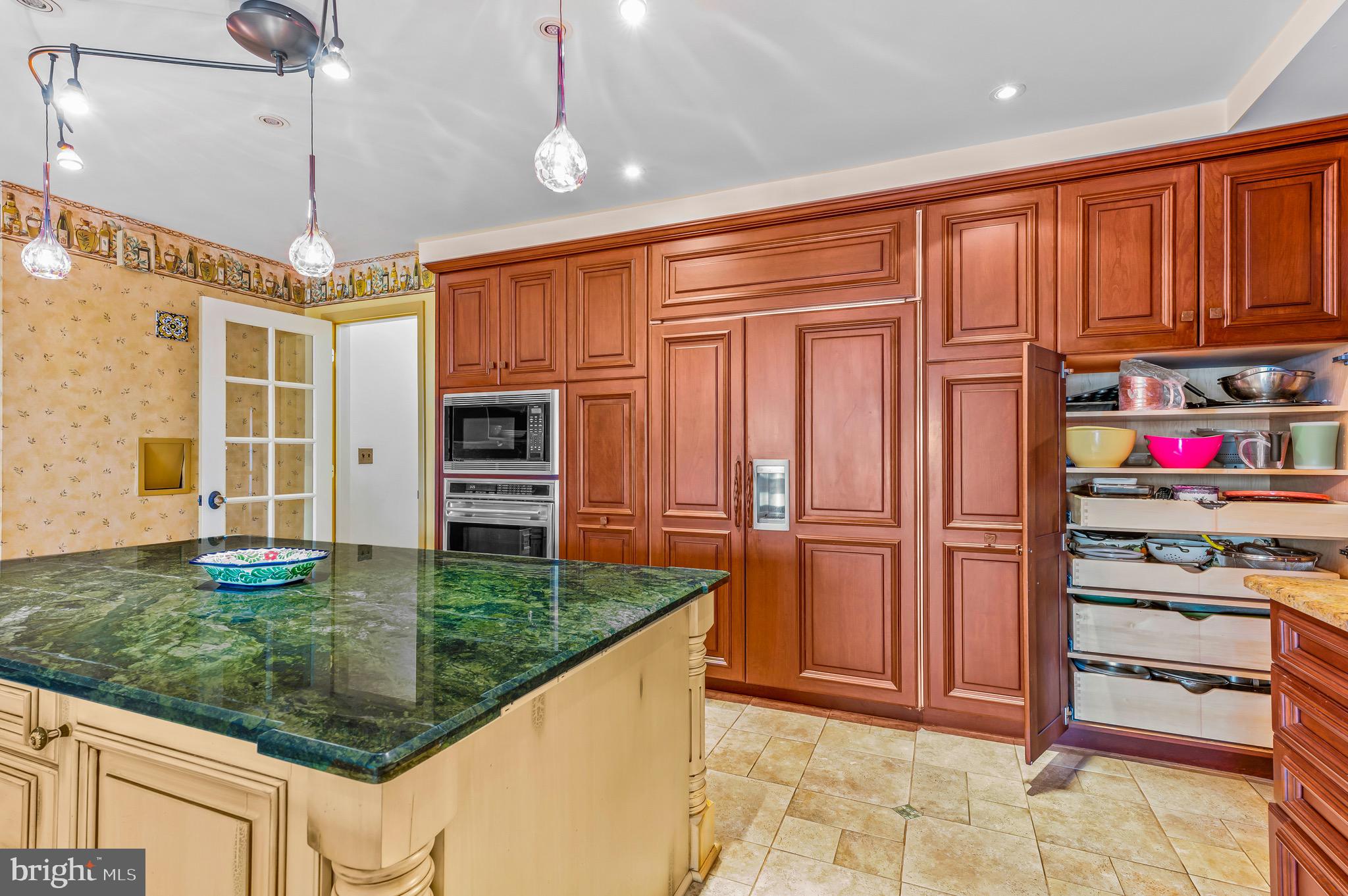 97 Grandview Boulevard Reading, PA 19609 - Photo 14 of 64 Custom hidden refrig/freezer with pullouts