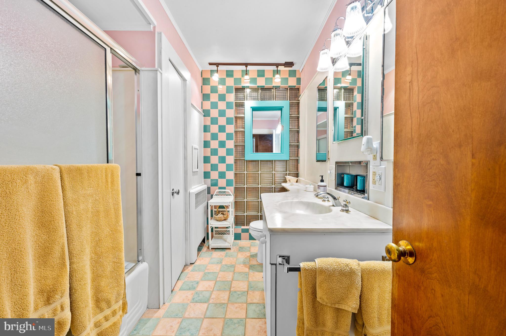 97 Grandview Boulevard Reading, PA 19609 - Photo 30 of 64 Master Bath