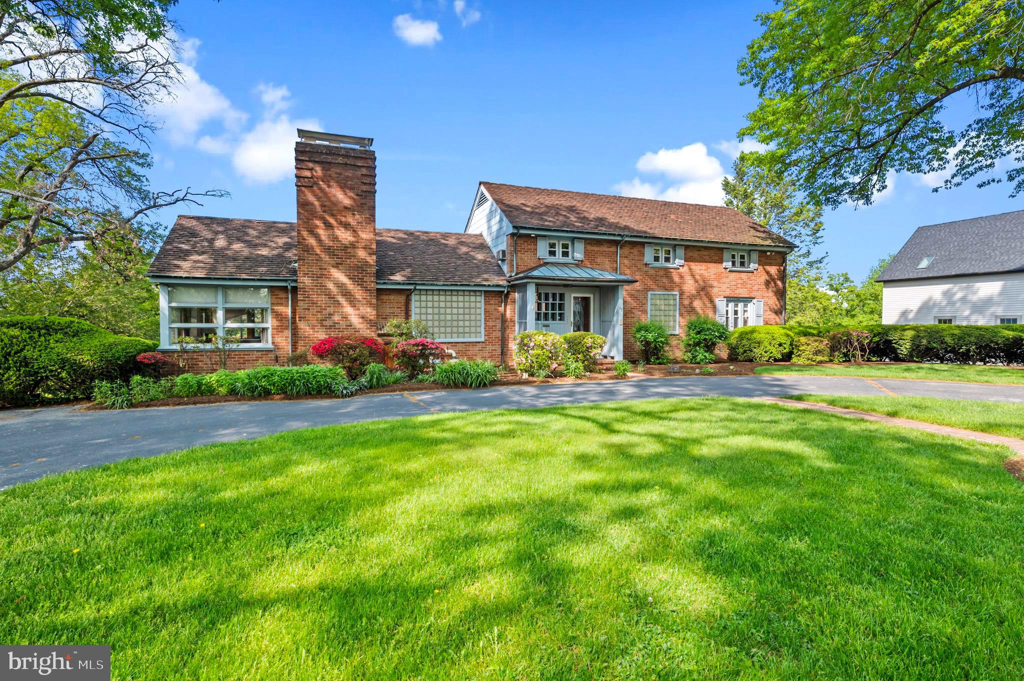 97 Grandview Boulevard Reading, PA 19609 - Photo 3 of 64