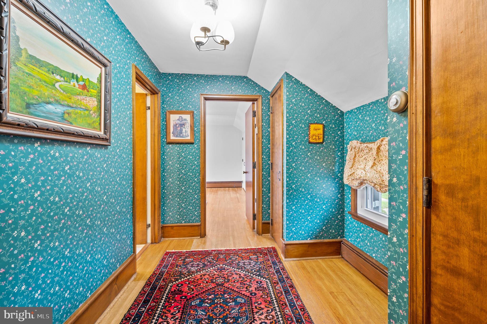 97 Grandview Boulevard Reading, PA 19609 - Photo 36 of 64 Second floor hallway