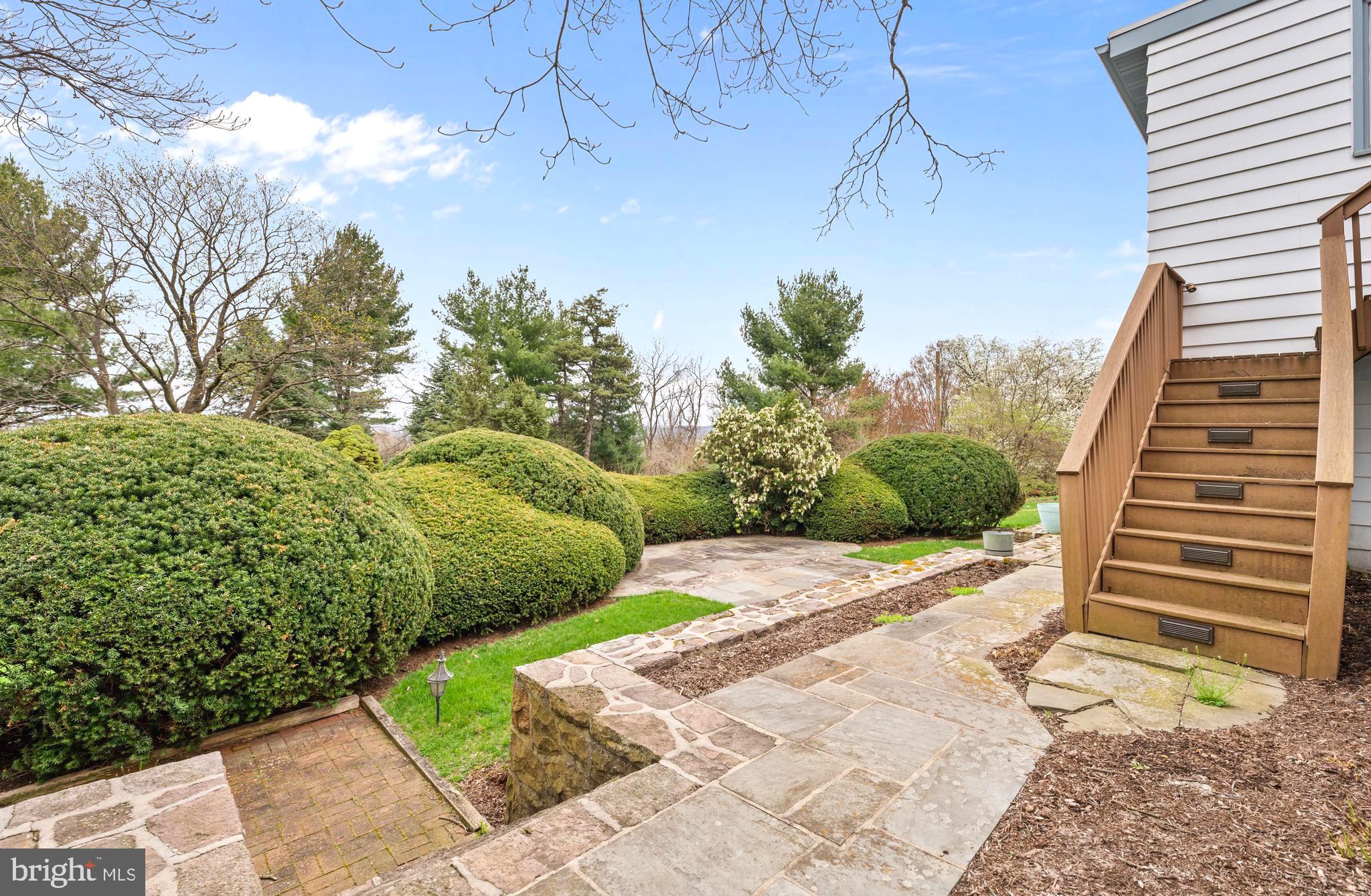 97 Grandview Boulevard Reading, PA 19609 - Photo 59 of 64 Walk area to main floor deck